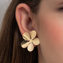 BRINCO FLOR LISA PÉTALAS CURVADAS 3CM (019198)