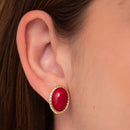 BRINCO OVAL MARSALA COM BORDA DOURADA TRABALHADA (022217)